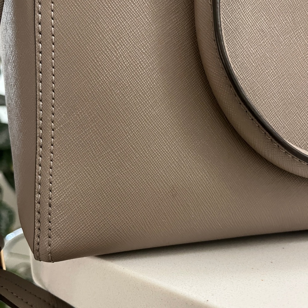 Tory Burch Tan Tote Bag - Picture 8 of 13